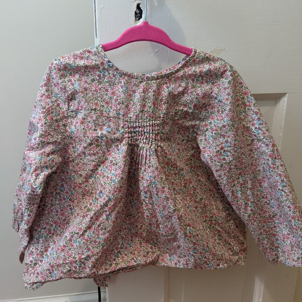 Pintuck, button back, peasant shirt